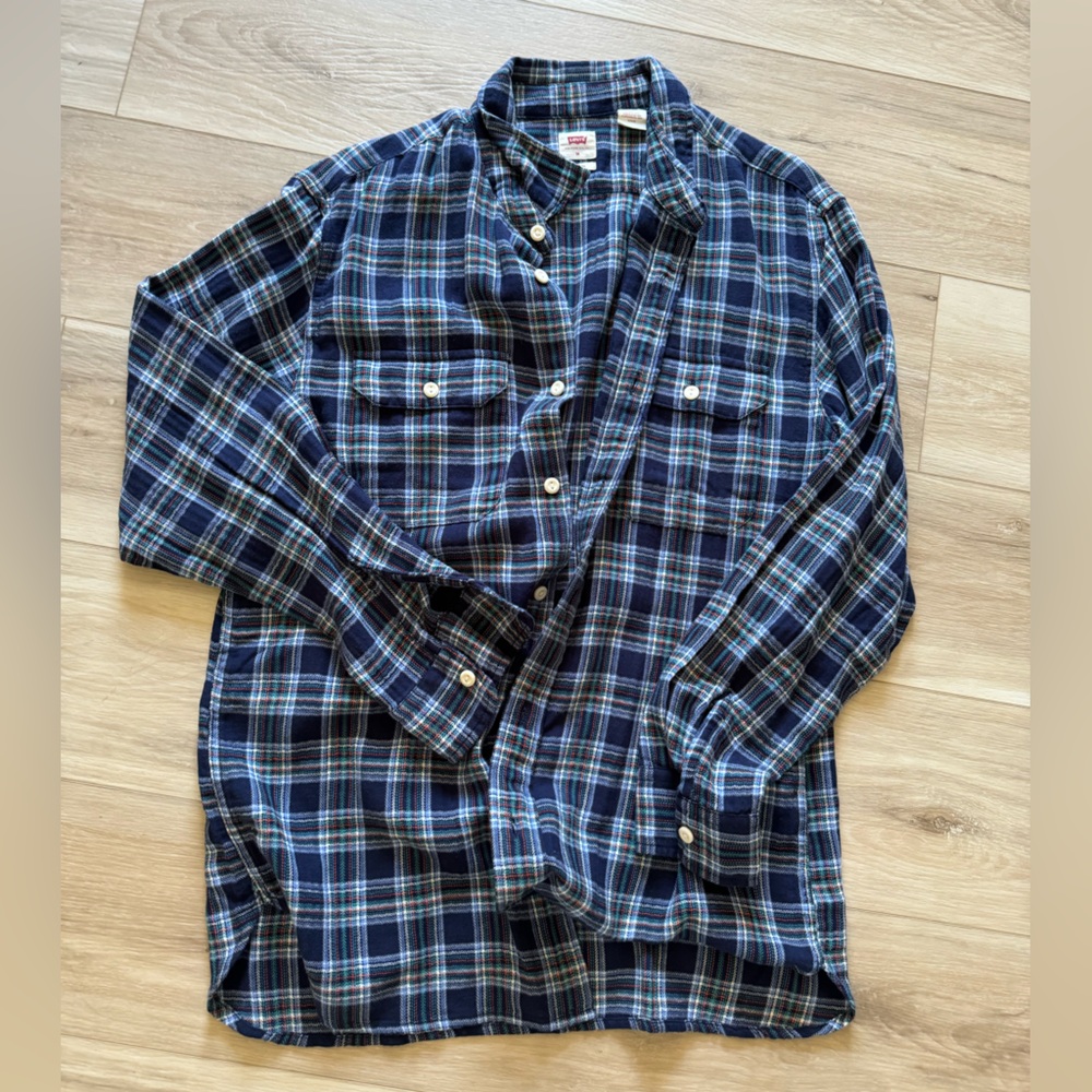 Levi long sleeve button-down